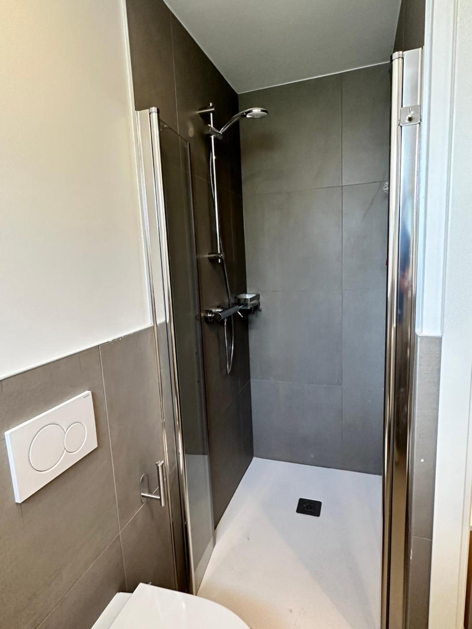 Nuovo Condominio Con Piscina E Garage 비비오네 외부 사진