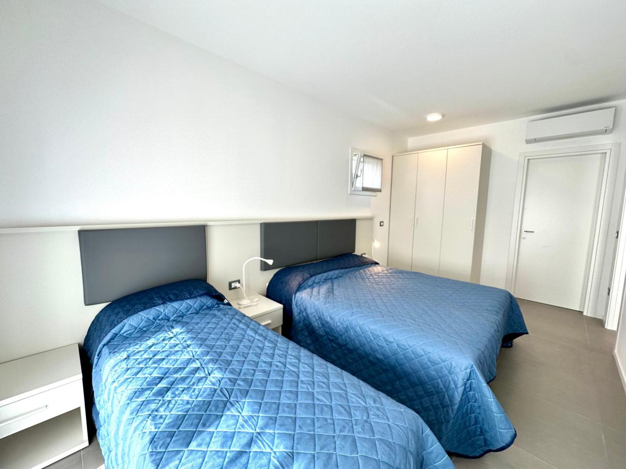 Nuovo Condominio Con Piscina E Garage 비비오네 외부 사진